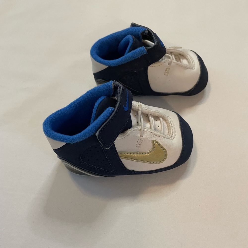 Nike Infant Gold Swoosh Huarache Bootie Sneaker 2C
